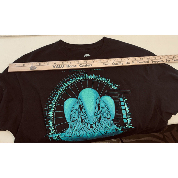 L Westworld Graphic Tee Shirt Turquoise Green Bright Graphic on Black 20" Chest - Picture 4 of 6